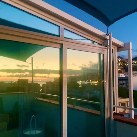 ático Con Terraza, Vistas Panorámicas Y Parking